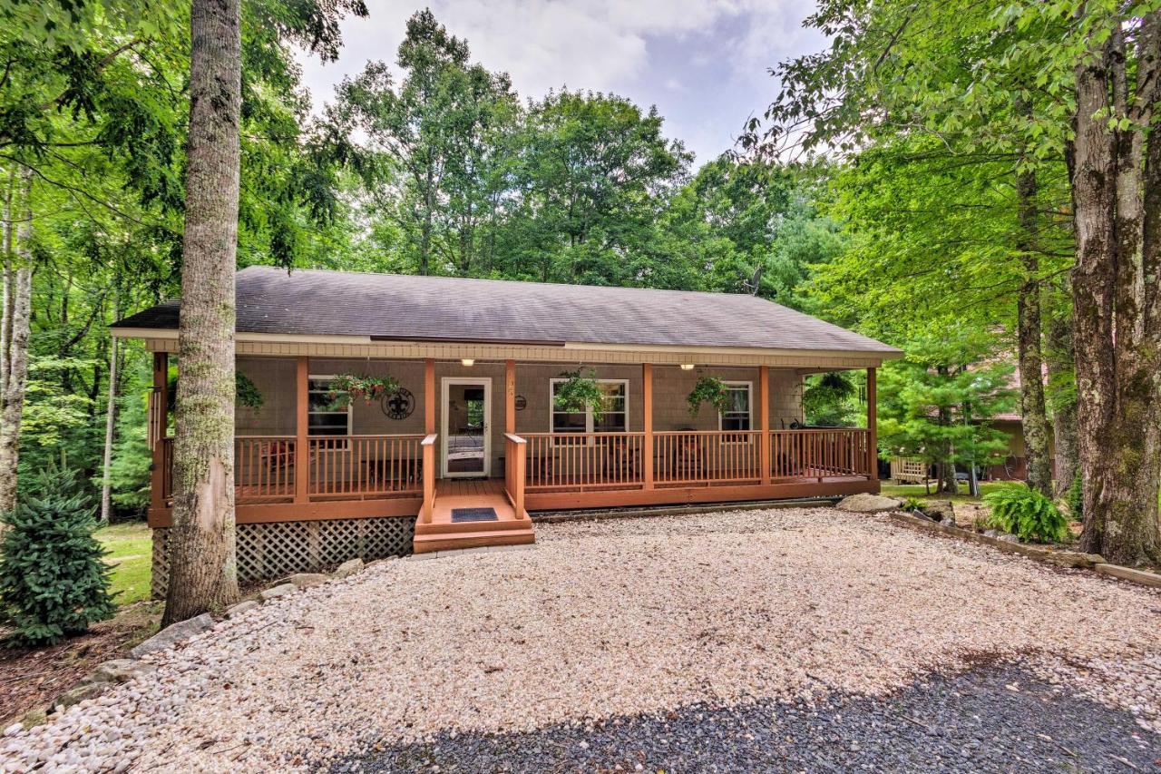 Beech Mountain Home With Covered Deck, Near Skiing! المظهر الخارجي الصورة