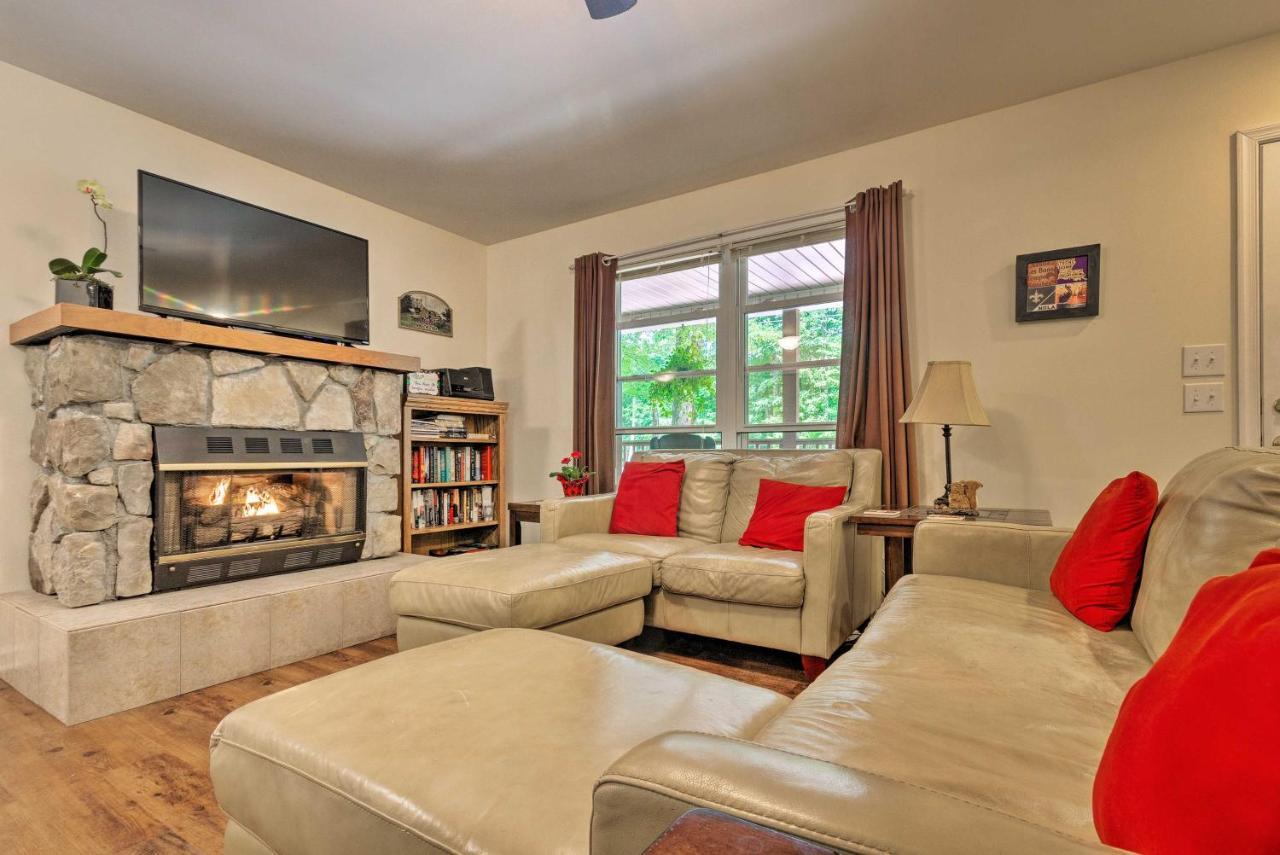 Beech Mountain Home With Covered Deck, Near Skiing! المظهر الخارجي الصورة